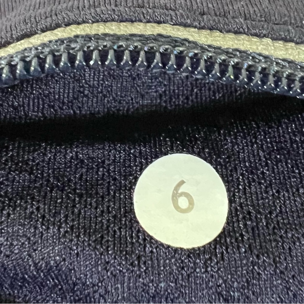 Lululemon Run: Speed Short *Naked Seam - Picture 9 of 15
